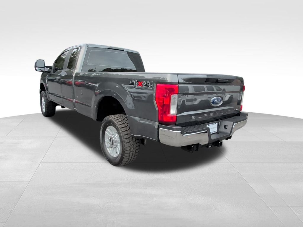 2017 Ford F-250 XL photo 3