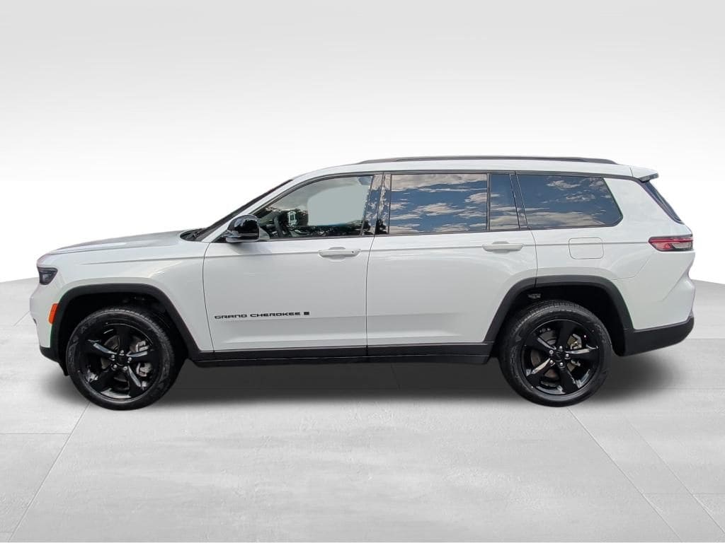 Used 2023 Jeep Grand Cherokee L Laredo SUV