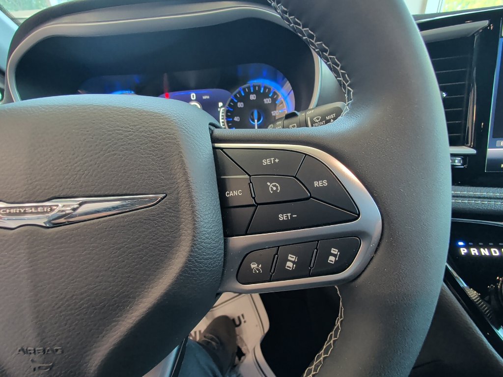 2026 Chrysler Pacifica Select - Photo 19