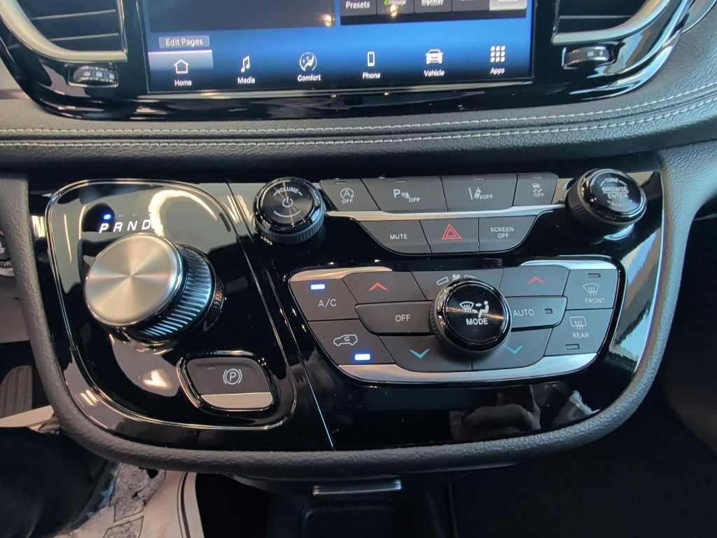 2026 Chrysler Pacifica Select - Photo 23