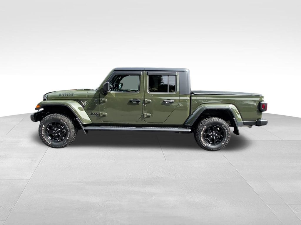 2022 Jeep Gladiator Sport photo 2