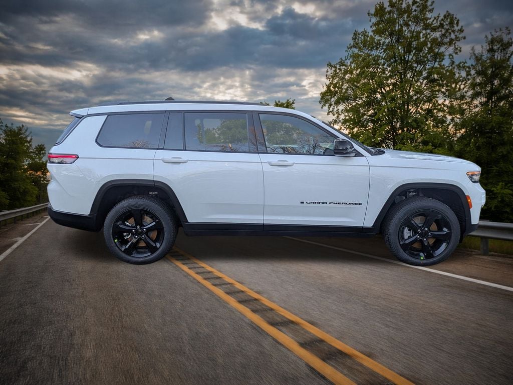 New 2025 Jeep Grand Cherokee L LIMITED 4X4 Sport Utility
