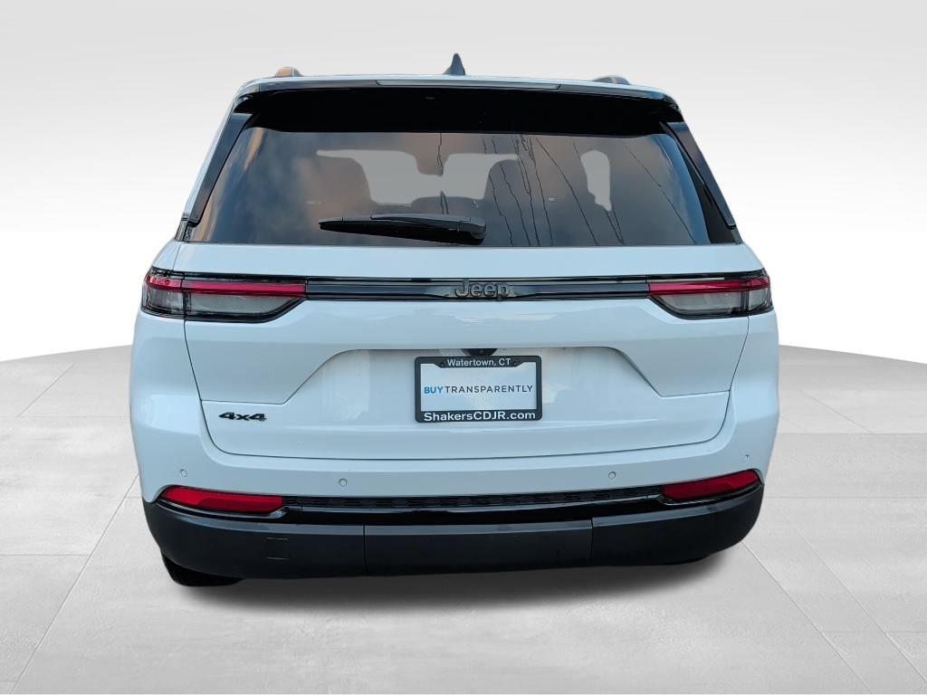 Used 2025 Jeep Grand Cherokee Laredo SUV