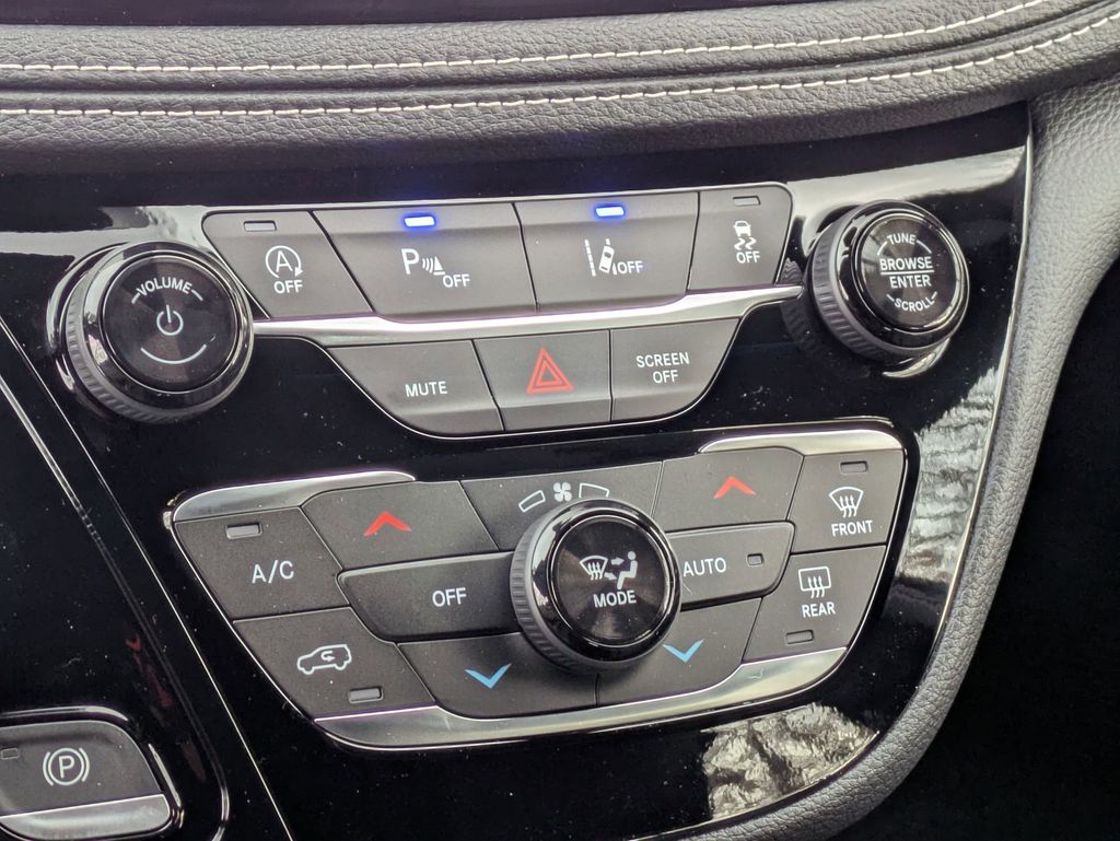 2026 Chrysler Pacifica Select - Photo 21