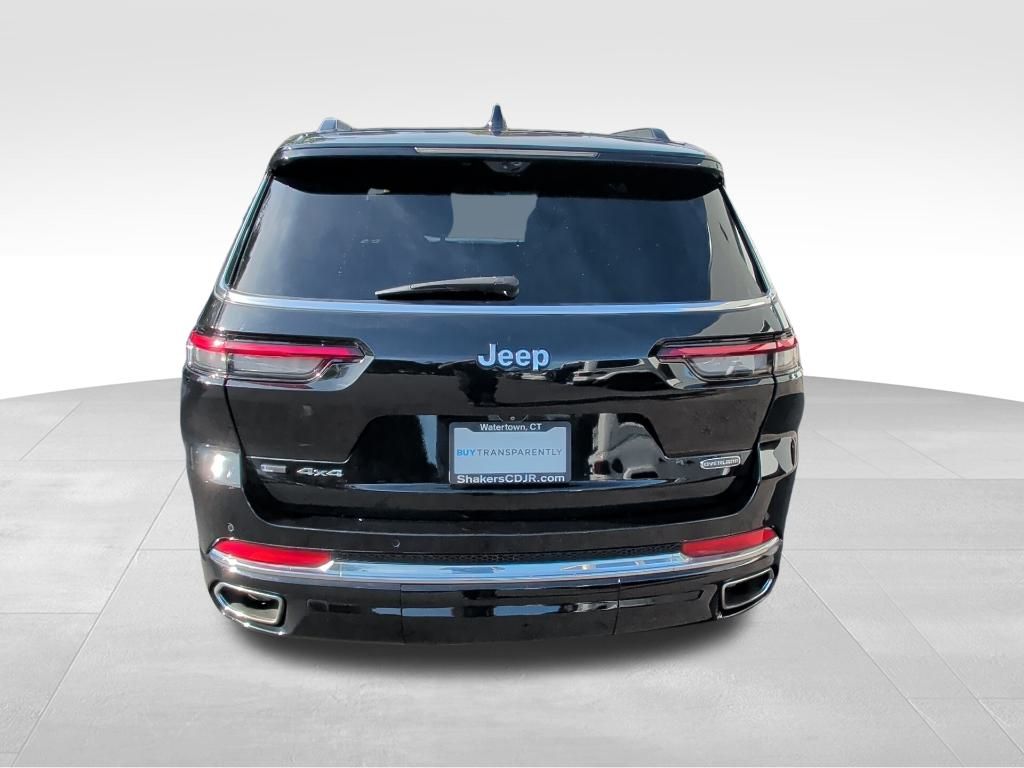2022 Jeep Grand Cherokee Overland photo 3