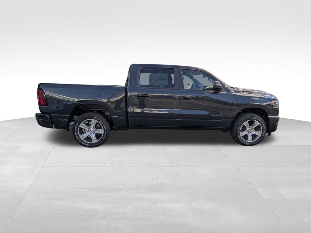 New 2026 Ram 1500 EXPRESS CREW CAB 4X4 5'7 BOX Pickup