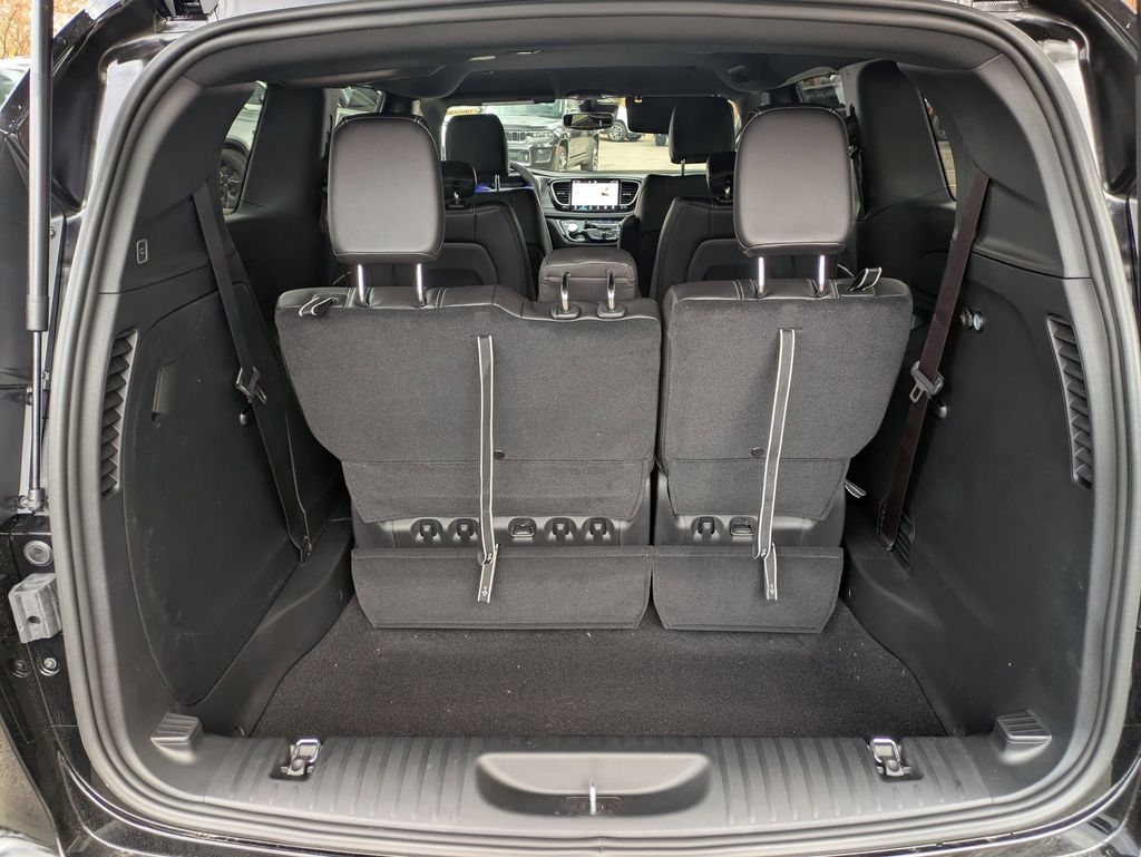 2026 Chrysler Pacifica Select - Photo 26