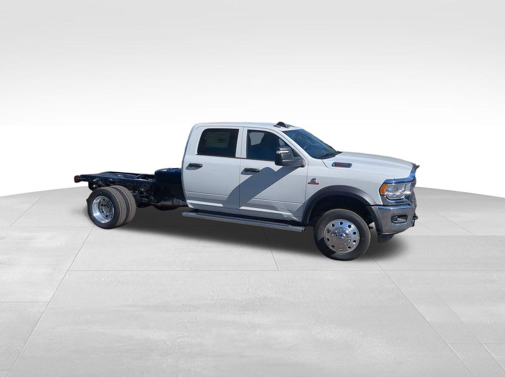 New 2024 Ram 5500 Chassis Cab 5500 TRADESMAN CHASSIS CREW CAB 4X4 60' CA Pickup