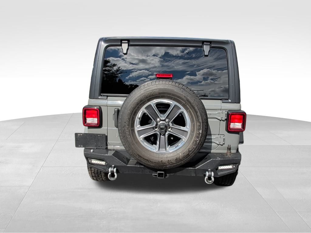 2020 Jeep Wrangler Unlimited Sahara photo 4