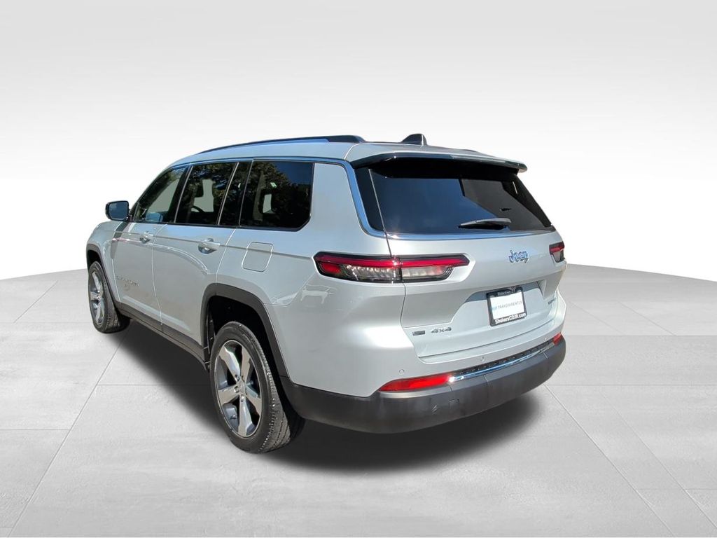 2022 Jeep Grand Cherokee Limited photo 3