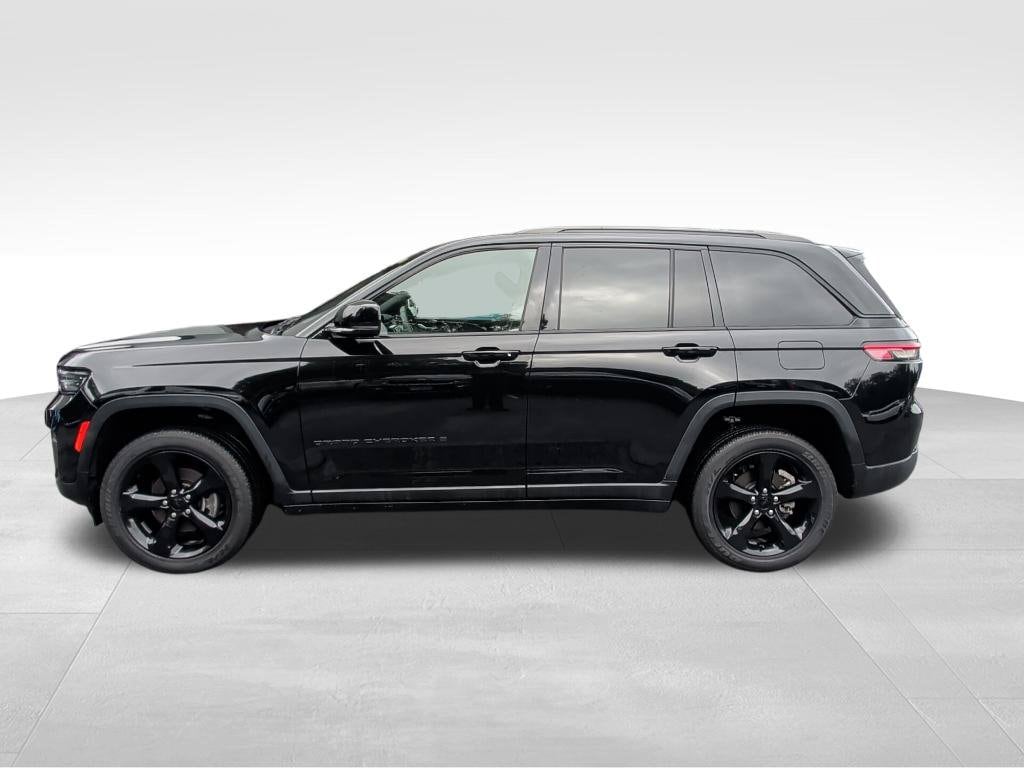 Used 2023 Jeep Grand Cherokee Laredo SUV