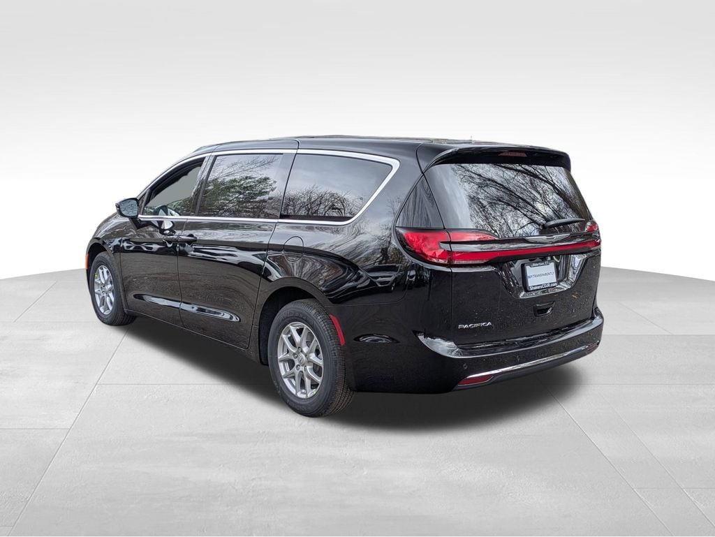 2026 Chrysler Pacifica Select - Photo 5