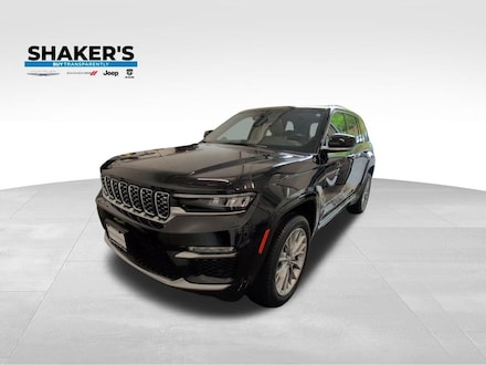2022 Jeep Grand Cherokee Summit SUV 2022 Jeep Grand Cherokee Summit SUV