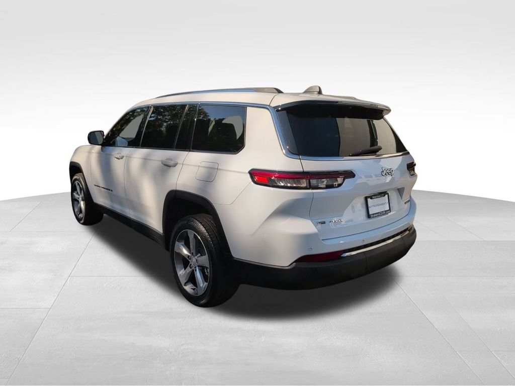 2022 Jeep Grand Cherokee Limited photo 2