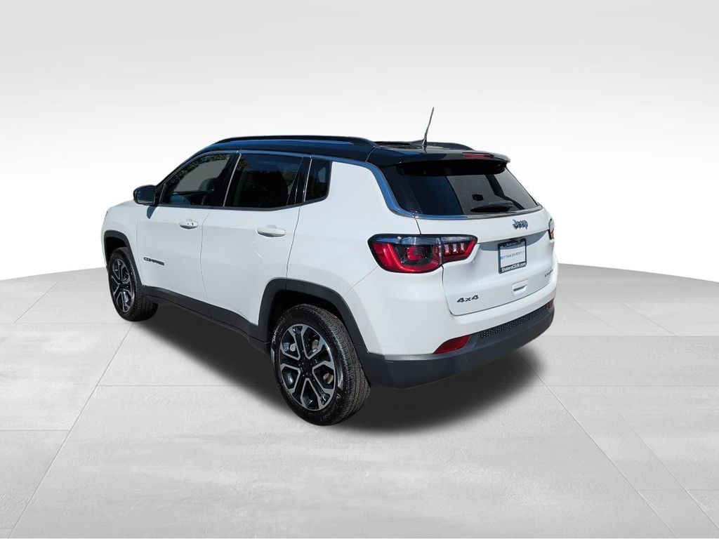 2022 Jeep Compass Limited photo 2