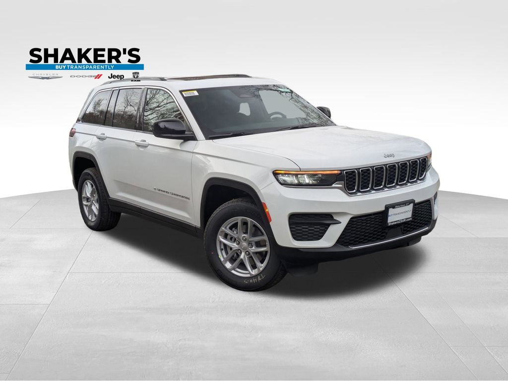 2025 Jeep Grand Cherokee Laredo's photo