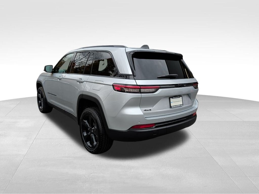 Used 2025 Jeep Grand Cherokee Laredo SUV