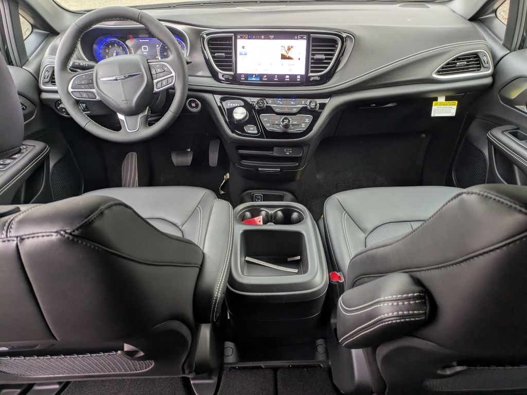 2026 Chrysler Pacifica Select - Photo 25