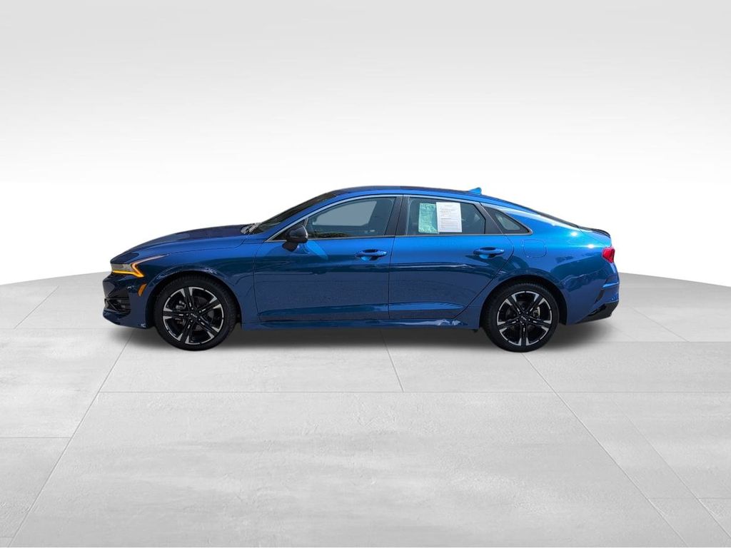 2022 Kia K5 GT-Line photo 2
