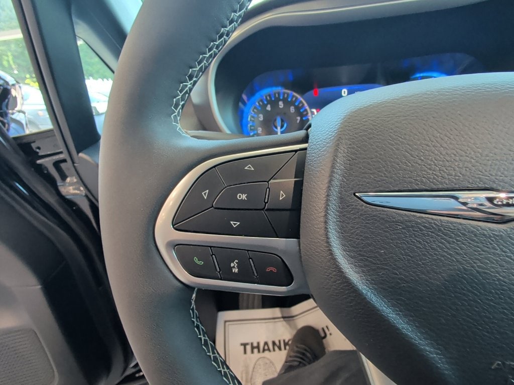 2026 Chrysler Pacifica Select - Photo 18