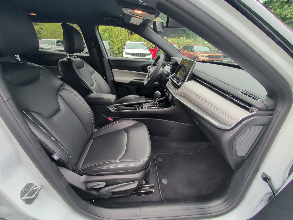 2026 Jeep Compass Limited - Photo 16