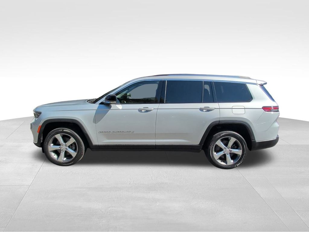 2022 Jeep Grand Cherokee Limited photo 2
