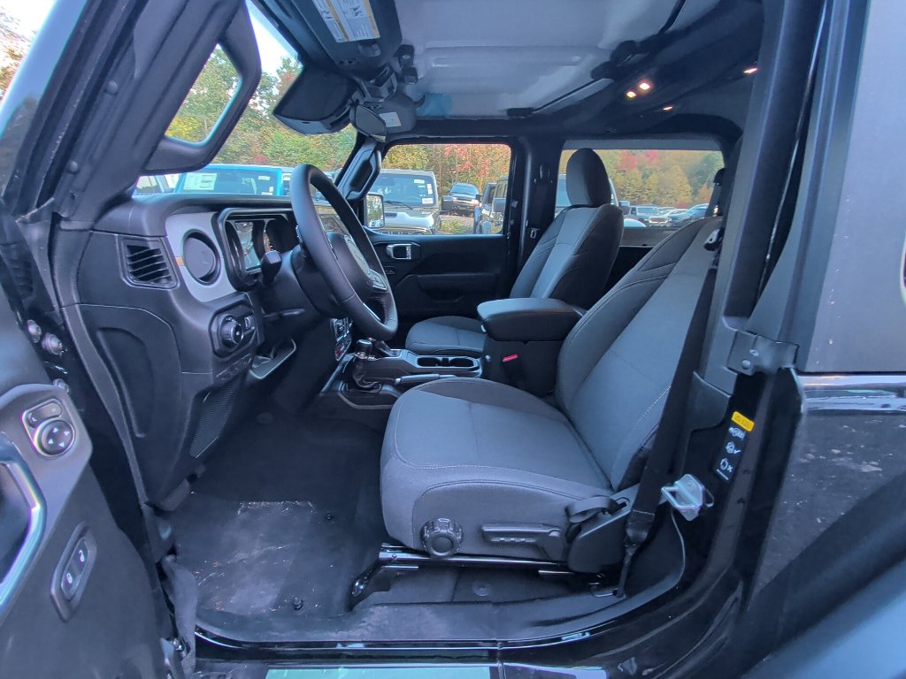 2026 Jeep Wrangler 2-Door Willys - Photo 11