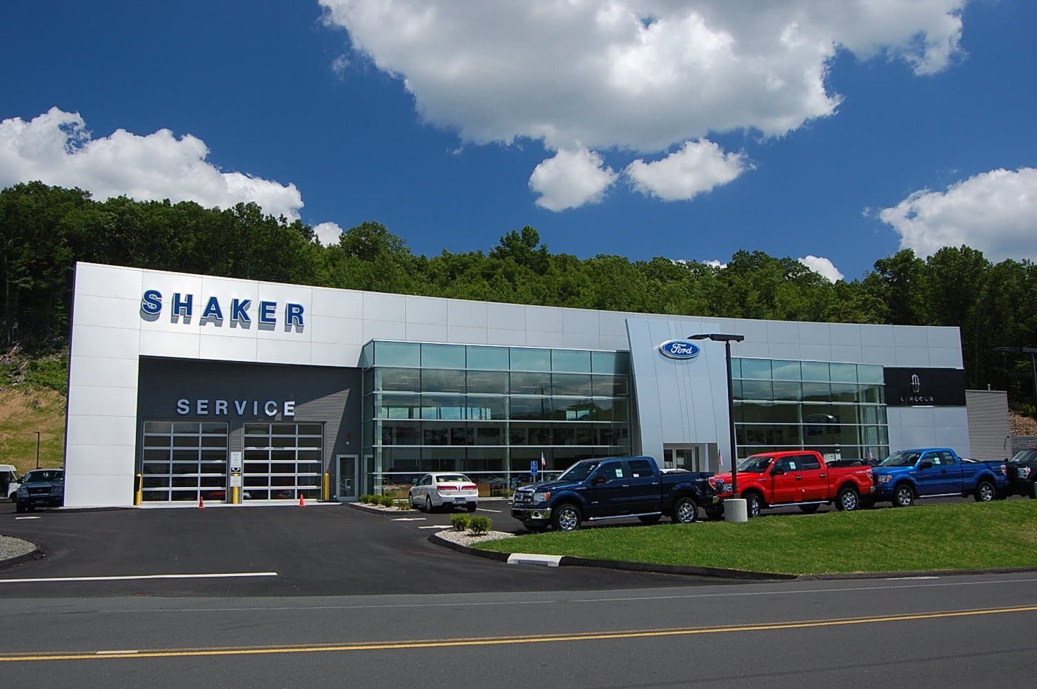 Shaker's Family Ford New Ford dealership in Watertown, CT 06795