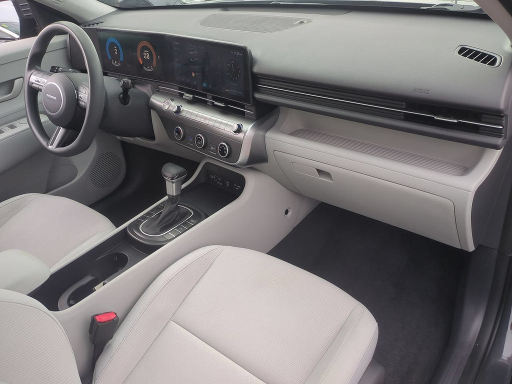 2024 Hyundai Kona SE - Photo 27
