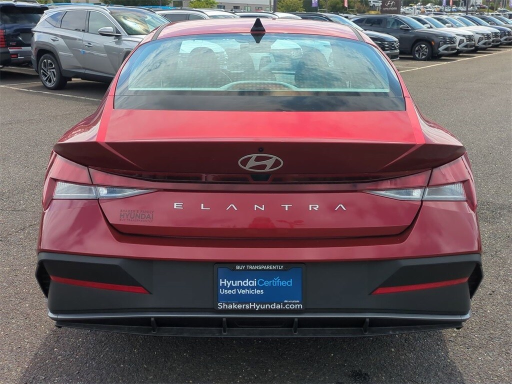2024 Hyundai Elantra SE photo 2