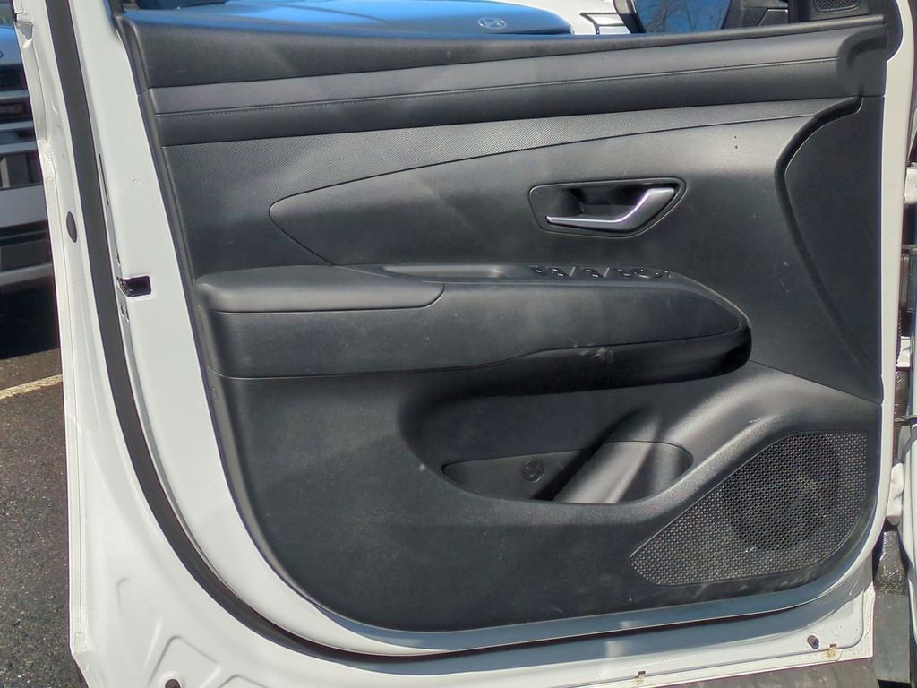 2025 Hyundai Tucson SE - Photo 10