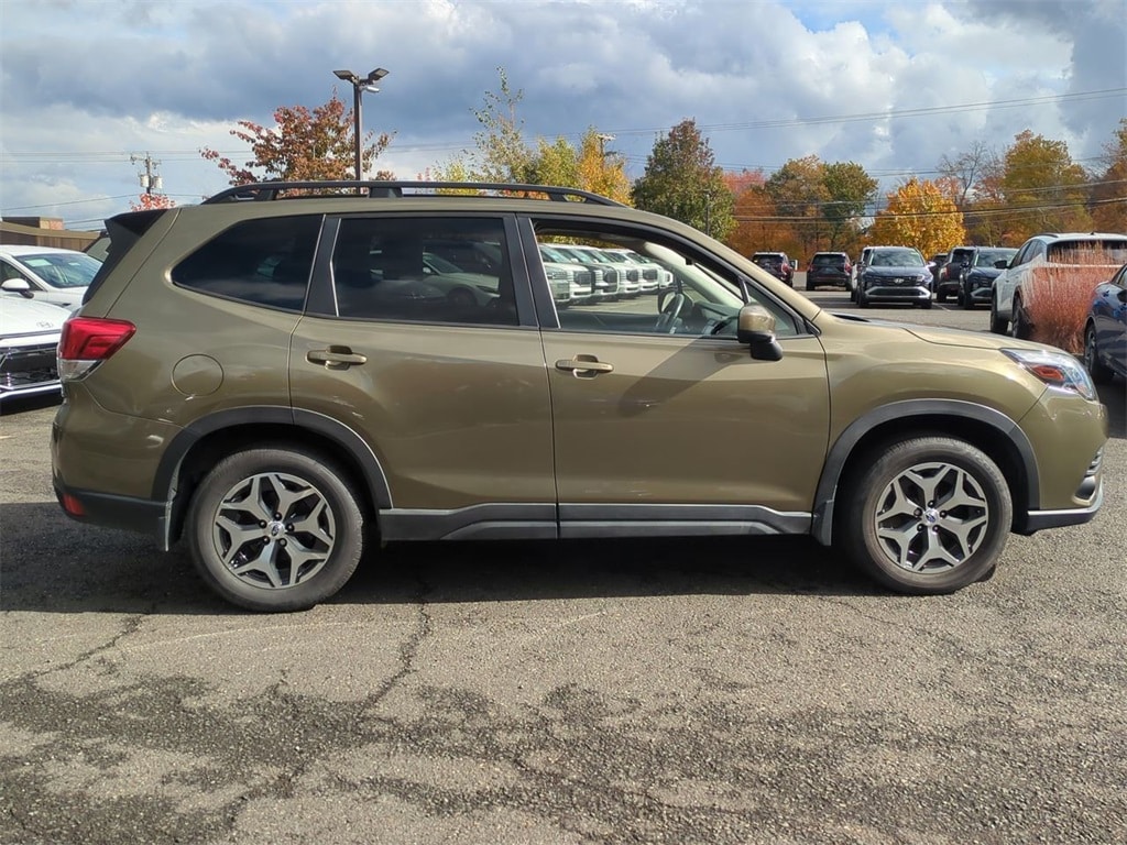 Used 2024 Subaru Forester Premium SUV