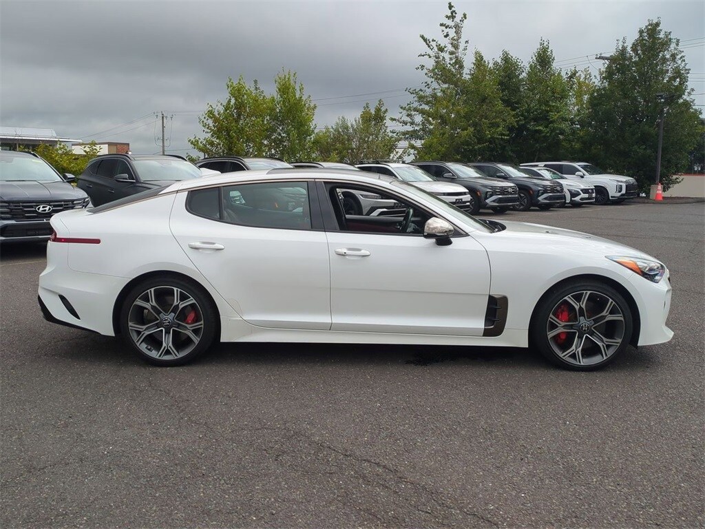 2021 Kia Stinger GT1 photo 2