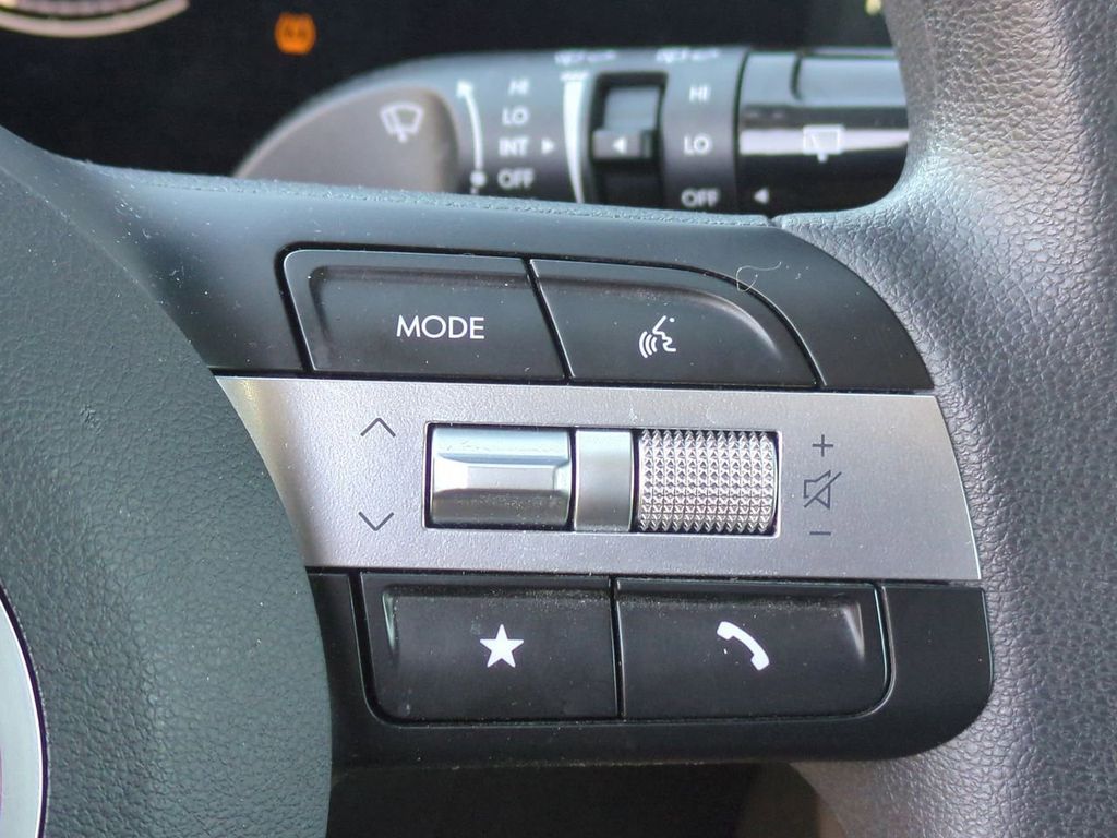 2025 Hyundai Tucson SE - Photo 15