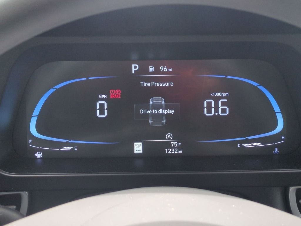 2025 Hyundai Elantra SE - Photo 16