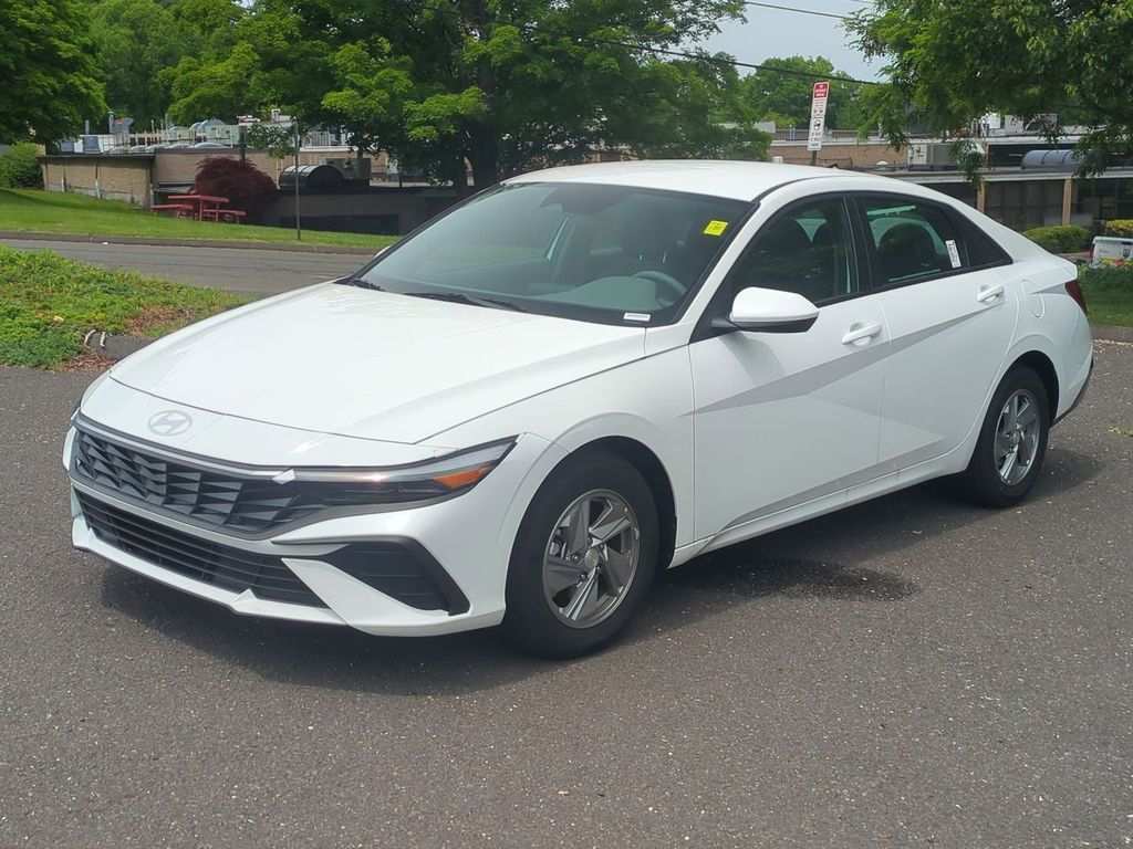 2025 Hyundai Elantra SE - Photo 7