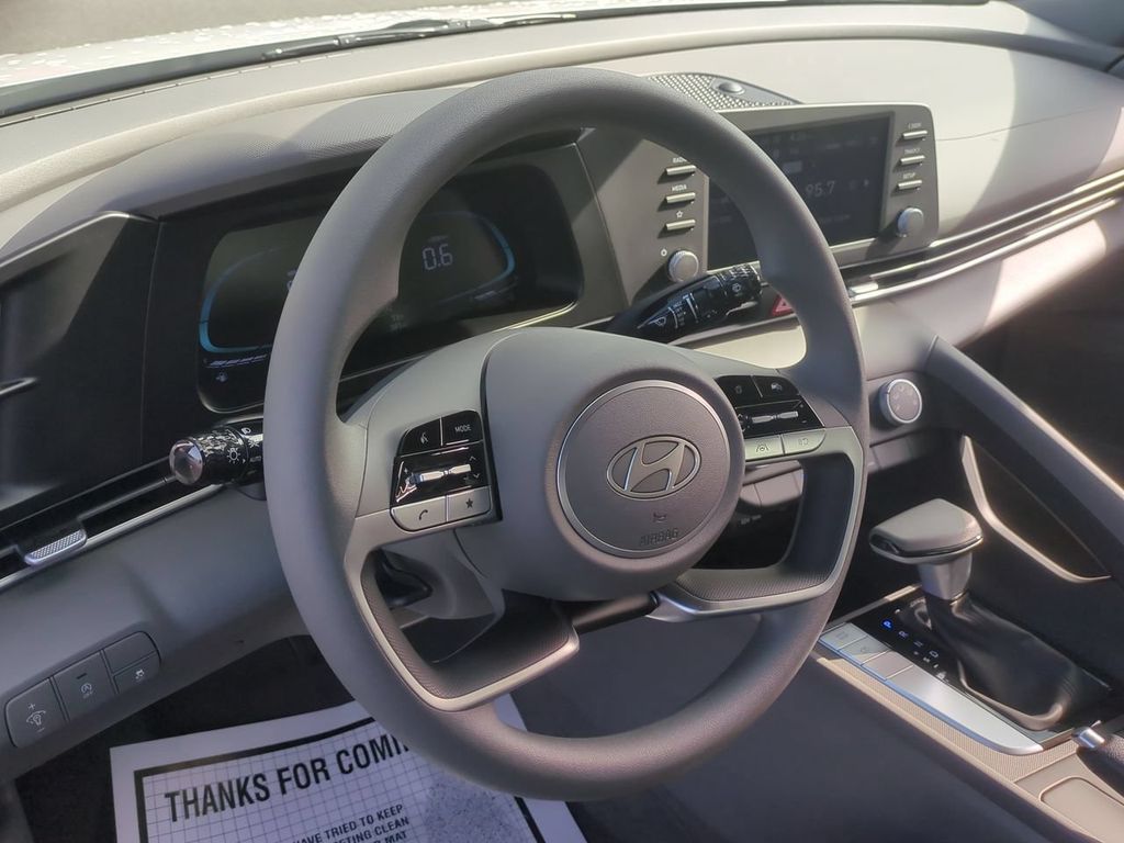 2026 Hyundai Elantra SE - Photo 13