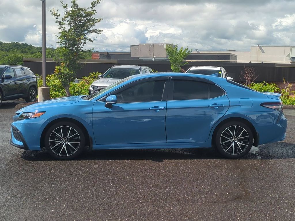 2024 Toyota Camry SE - Photo 6