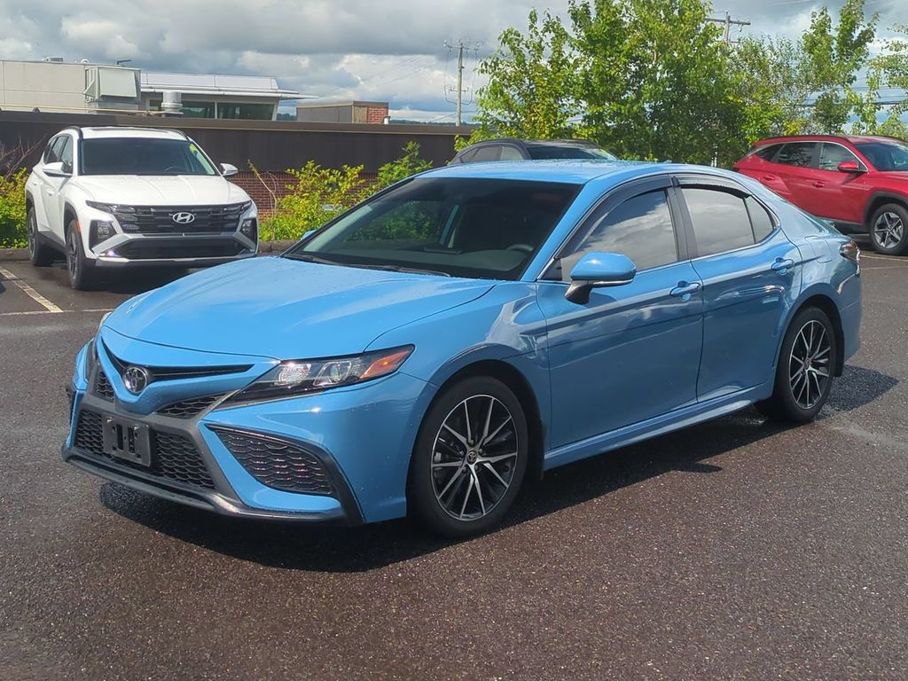 2024 Toyota Camry SE - Photo 7