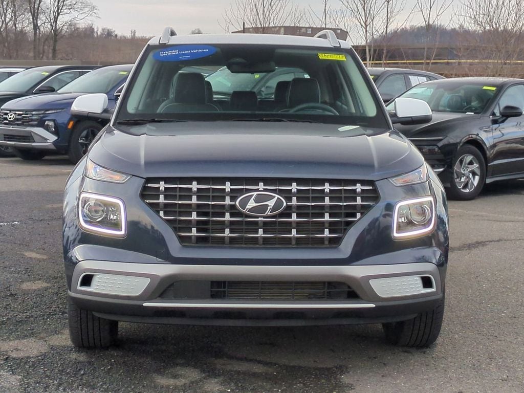 2025 Hyundai Venue Limited - Photo 8