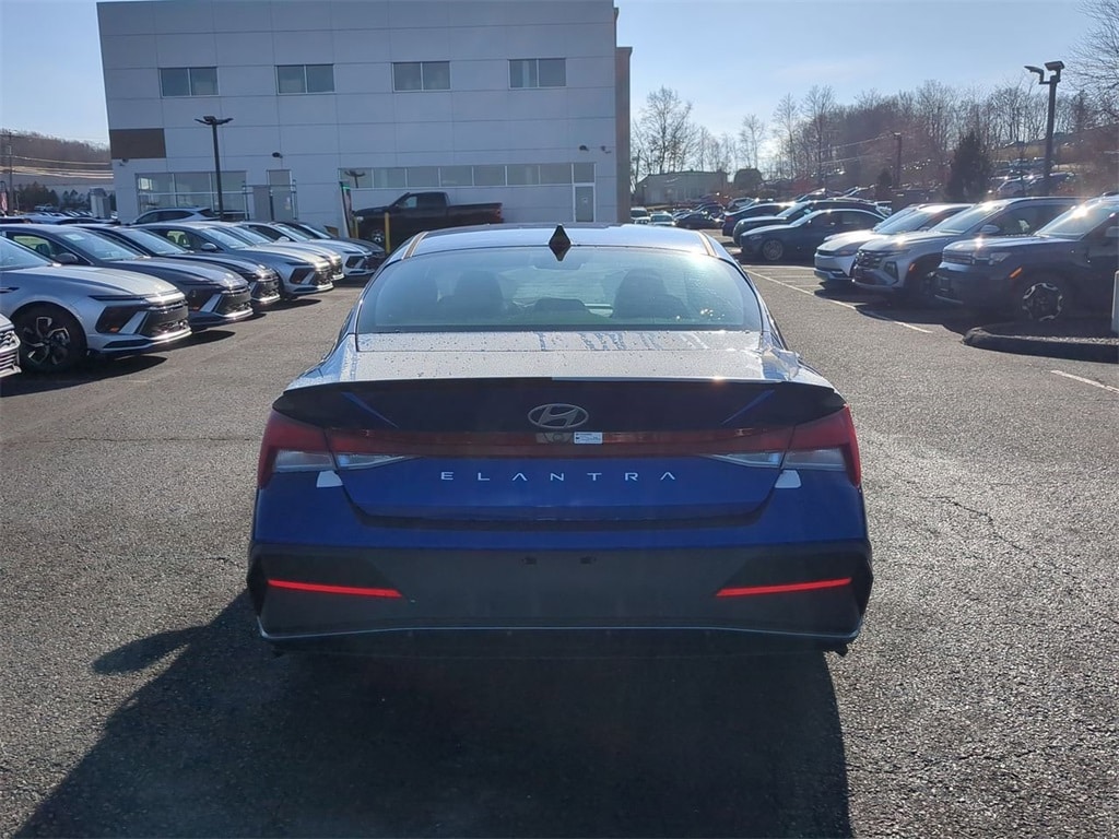 Certified 2025 Hyundai Elantra SEL Sport Sedan