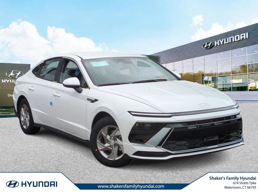 2026 Hyundai Sonata SE's photo