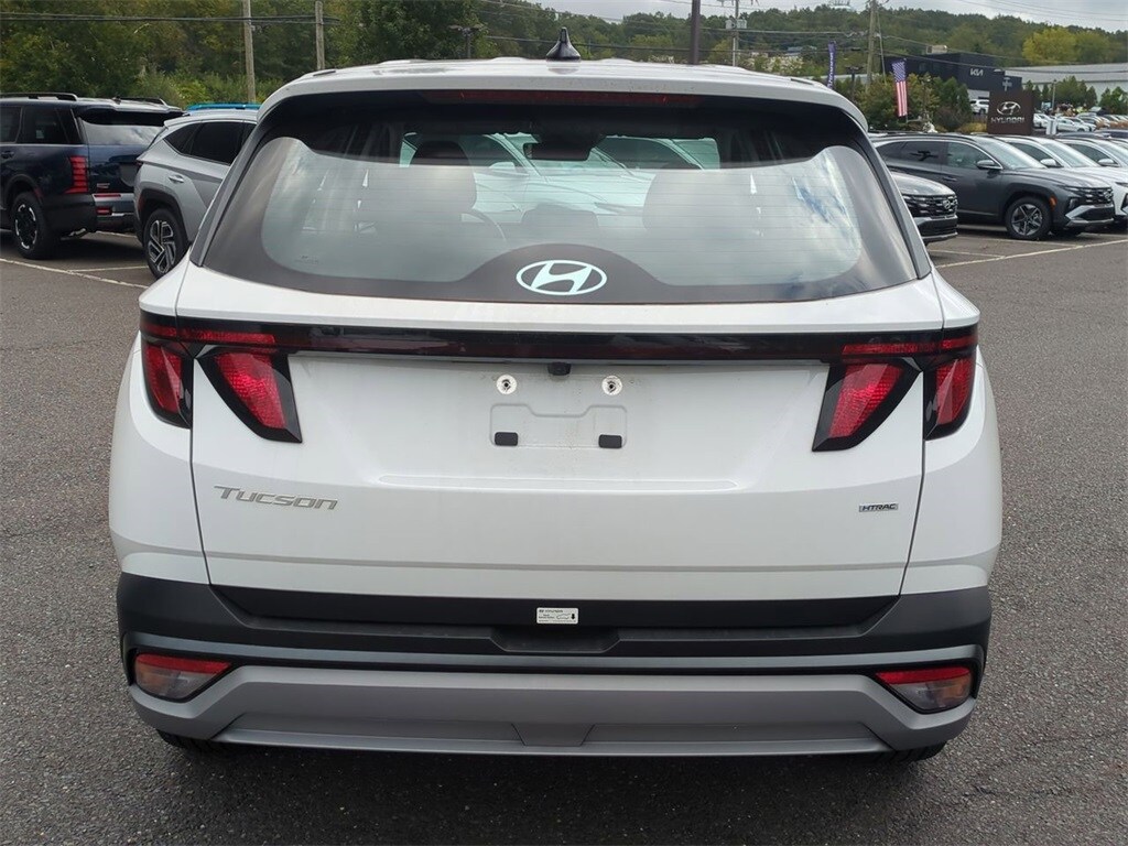 2025 Hyundai Tucson SE photo 4