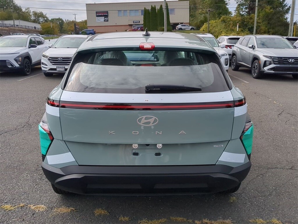 2026 Hyundai Kona SE photo 4