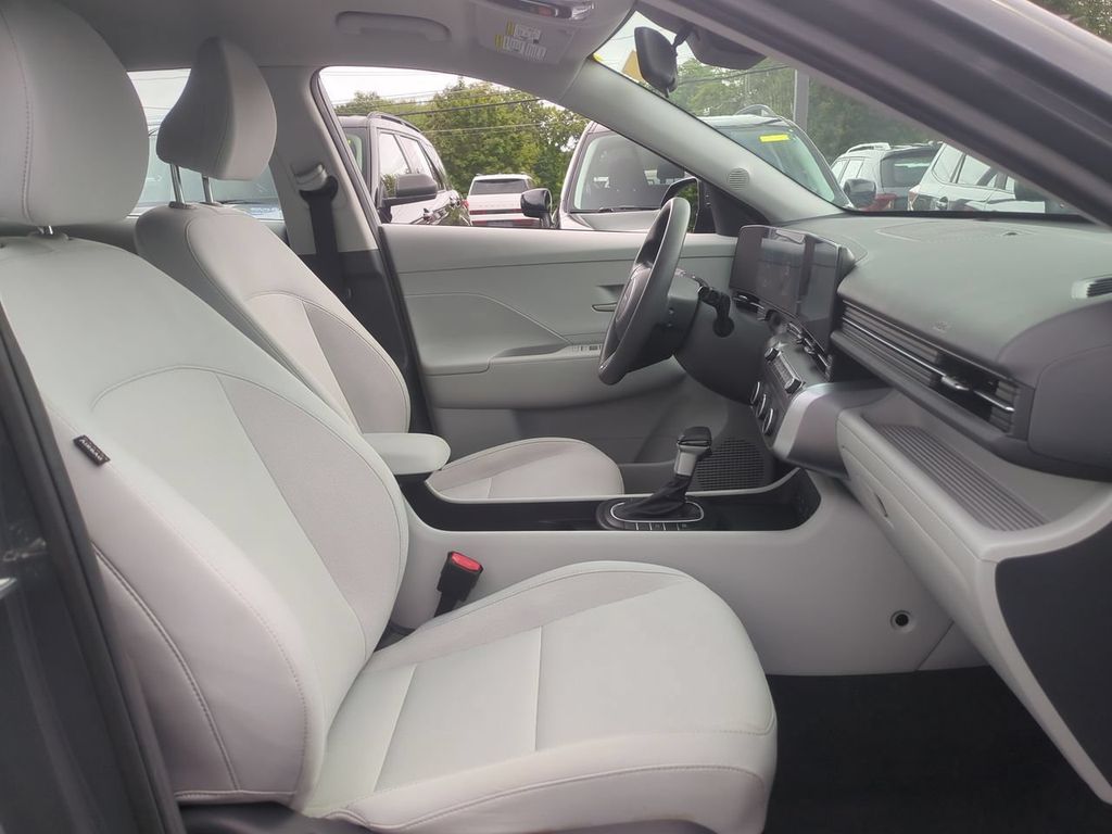 2024 Hyundai Kona SE - Photo 26