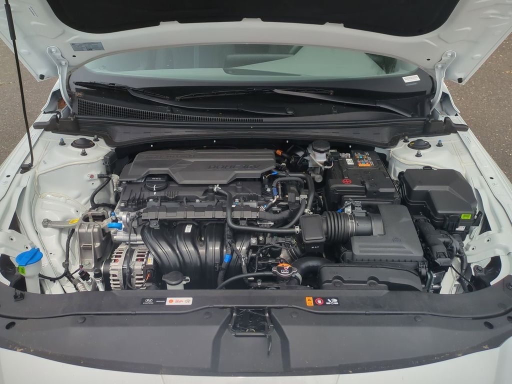 2025 Hyundai Elantra SE - Photo 27