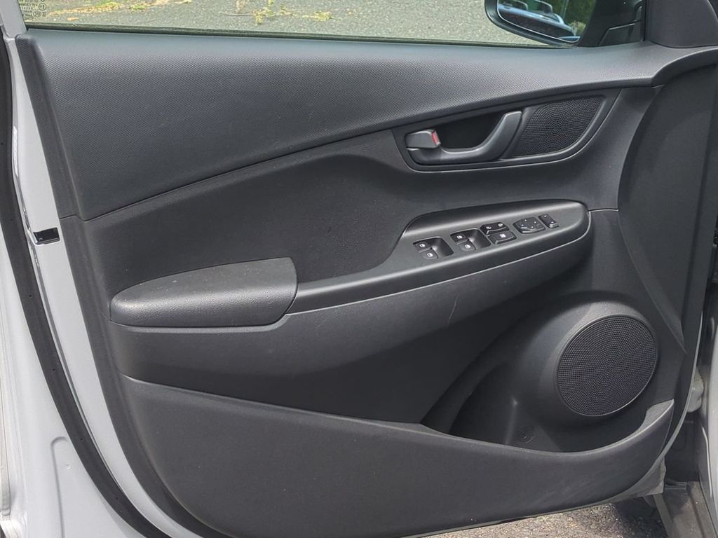 2023 Hyundai Kona SEL - Photo 10