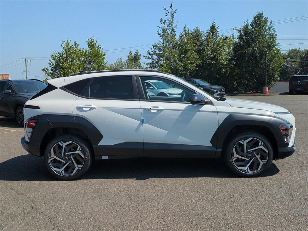 2026 Hyundai Kona SEL photo 2