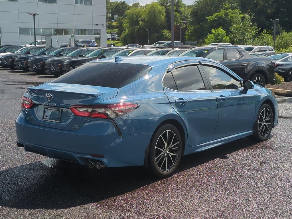 2024 Toyota Camry SE - Photo 3