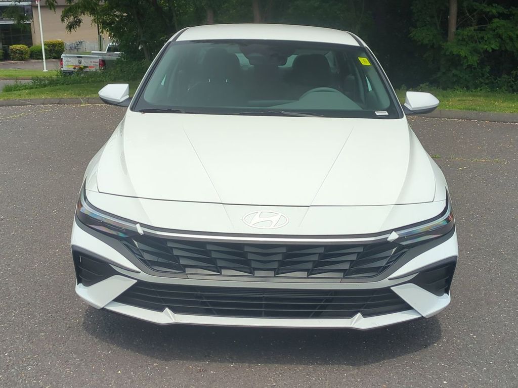 2025 Hyundai Elantra SE - Photo 8